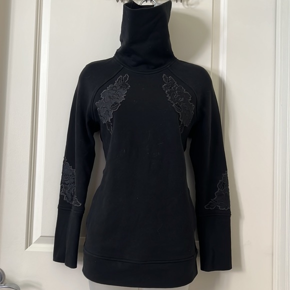LuluLemon Black Satin Floral Pullover - Picture 10 of 14